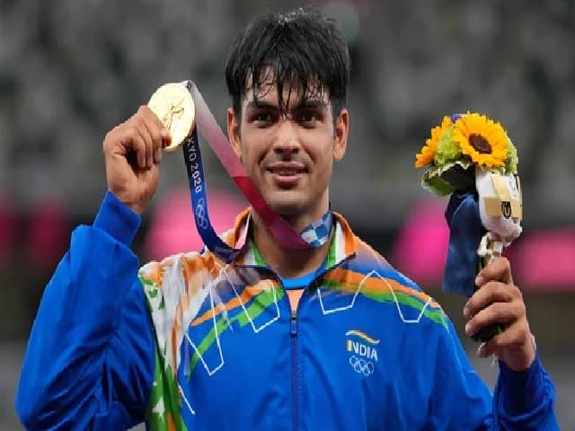 Neeraj Chopra with gold medal
